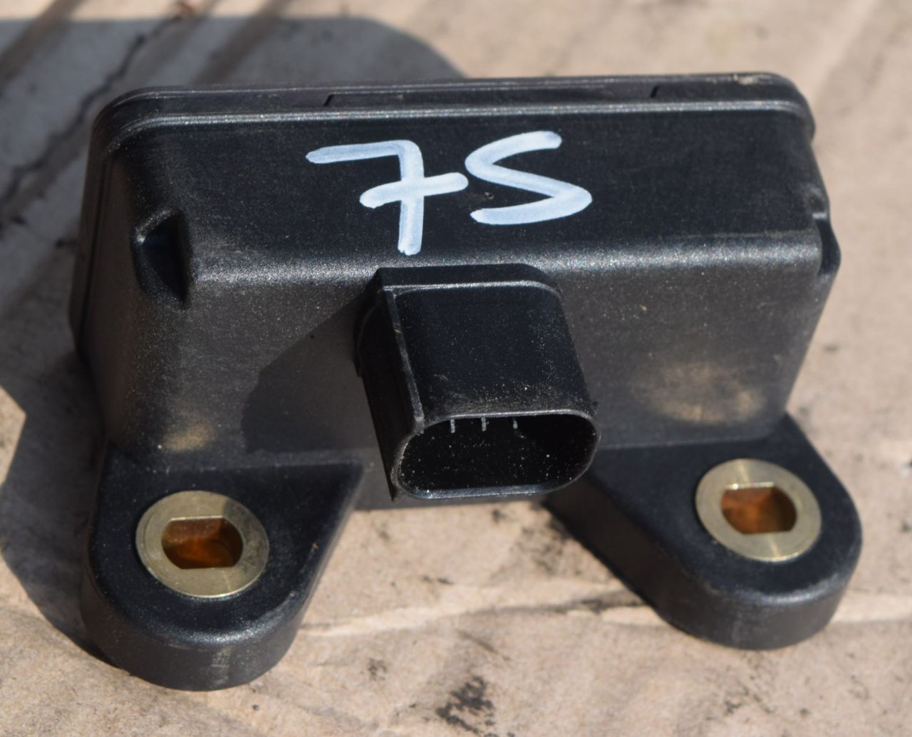 датчик ускорения Volvo XC70 2 поколение 2011, 2.4 л., D5, D 5244 T10, дизель, АКПП, универсал, полный подключаемый привод, 10170106553 - фото №1