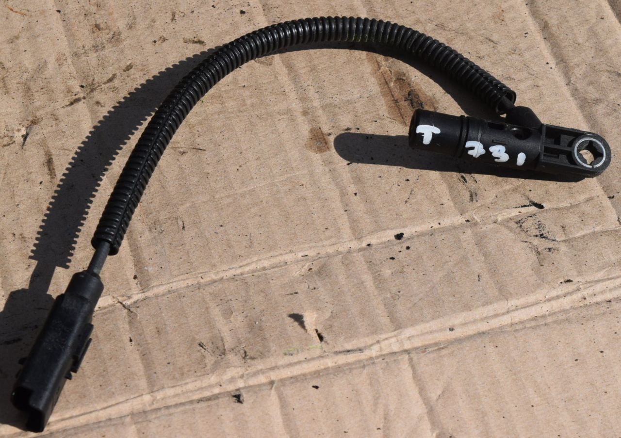 датчик распредвала Volvo V40 2 поколение 2013, 1.6 л., D 4162 T, дизель, МКПП, передний привод, 9664430980 - фото №1