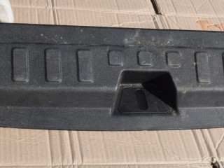 накладка внутренняя на заднюю панель кузова Chevrolet Equinox 3 поколение [рестайлинг] 2022, бензин, АКПП, 23116152, 23116150