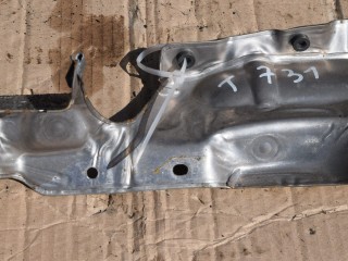 тепловой экран глушителя Volvo V40 2 поколение 2013, 1.6 л., D 4162 T, дизель, МКПП, передний привод, AV619N454AB