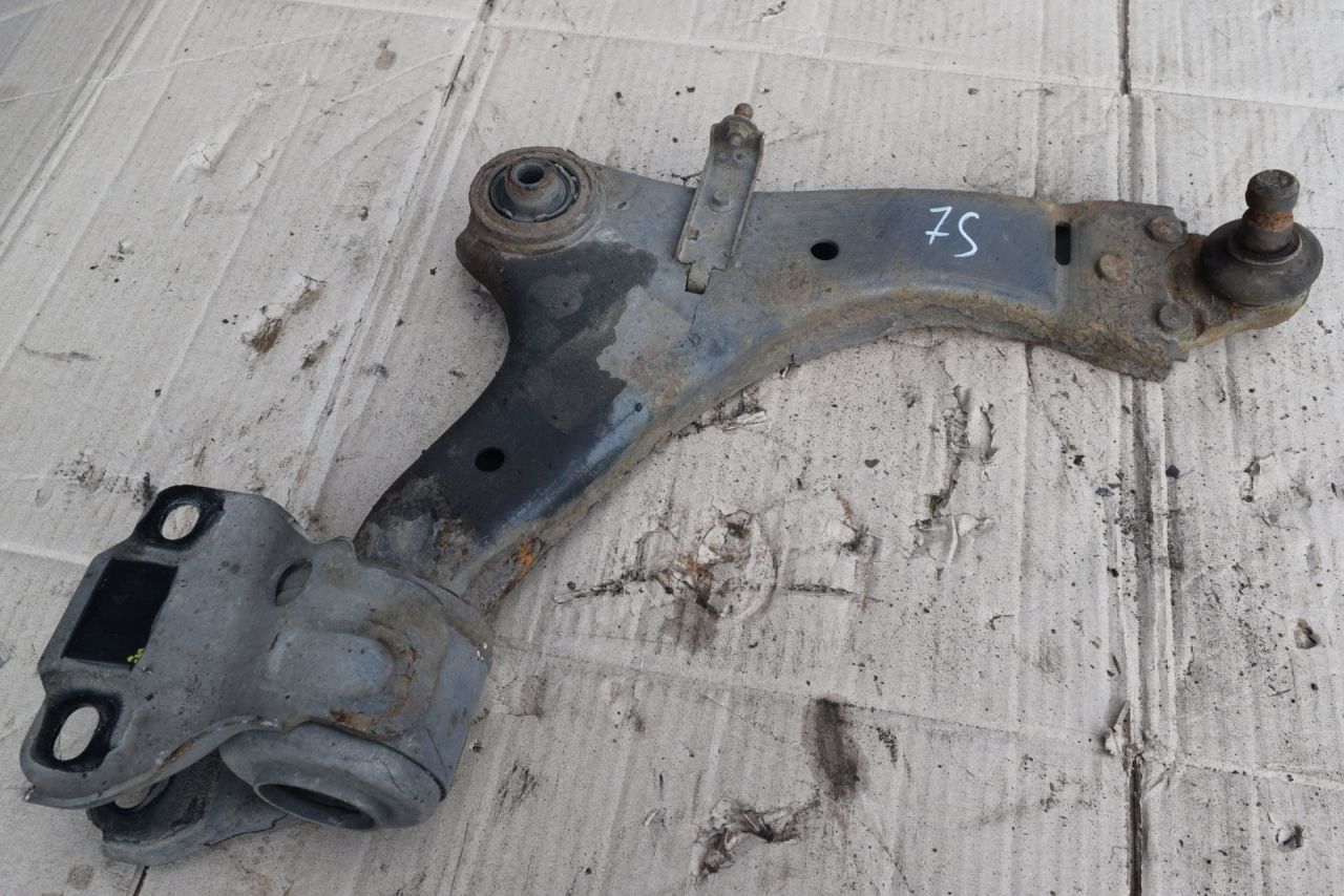 рычаг передний правый Volvo XC70 2 поколение 2011, 2.4 л., D5, D 5244 T10, дизель, АКПП, универсал, полный подключаемый привод - фото №1