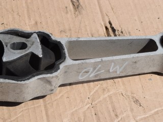 подушка крепления двигателя Volvo XC60 1 поколение 2010, 2.4 л., D5, D 5244 T14, дизель, МКПП, белый, передний привод