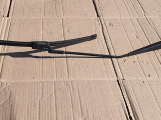 щеткодержатель (поводок стеклоочистителя, дворник) Volvo V50 1 поколение [рестайлинг] 2009, 1.6 л., дизель, МКПП, универсал, передний привод, 31253997