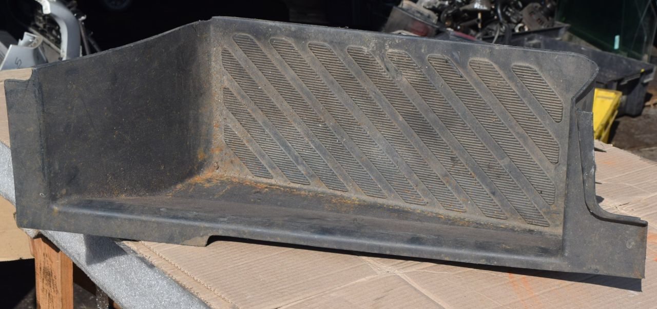 подножка Mercedes-Benz Sprinter W901-904 1999, 2.2 л., дизель, МКПП, 9016860228 - фото №1