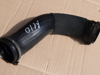 патрубок интеркулера Volvo XC60 1 поколение 2010, 2.4 л., D5, D 5244 T14, дизель, МКПП, белый, передний привод, 30792300