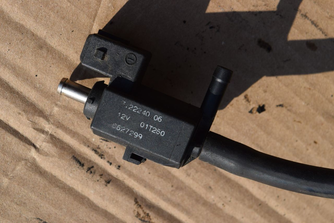 электромагнитный клапан Volvo XC70 2 поколение 2002, 2.4 л., Ti, B 5244 T3, бензин, АКПП, универсал, полный подключаемый привод, 72224006, 8627299 - фото №1