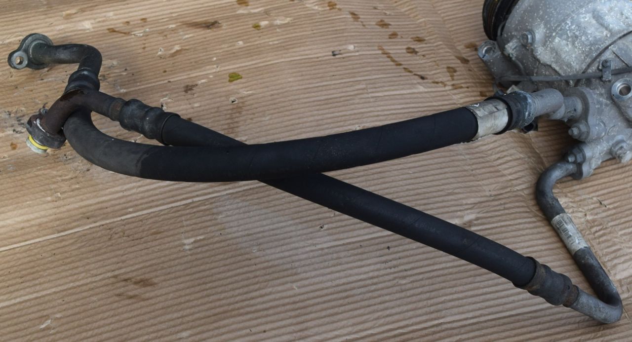 трубка кондиционера Volvo XC70 2 поколение 2011, 2.4 л., D5, D 5244 T10, дизель, АКПП, универсал, полный подключаемый привод, 31291351, 6G9N19N602JB - фото №1