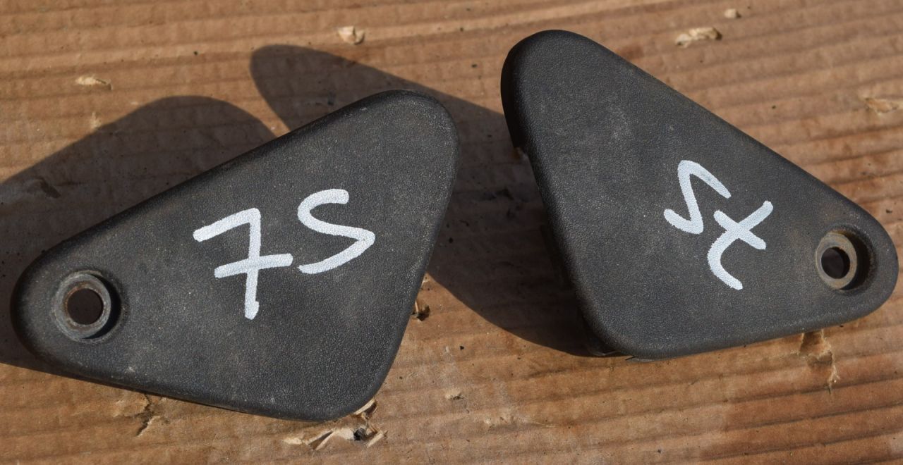 кронштейн радиатора Volvo XC70 2 поколение 2011, 2.4 л., D5, D 5244 T10, дизель, АКПП, универсал, полный подключаемый привод, 30723366, 30723367 - фото №1