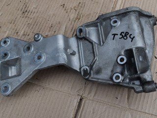 кронштейн генератора Volvo S60 2 поколение 2012, 2.0 л., D 5204 T3, дизель, АКПП, седан, передний привод, 31316673