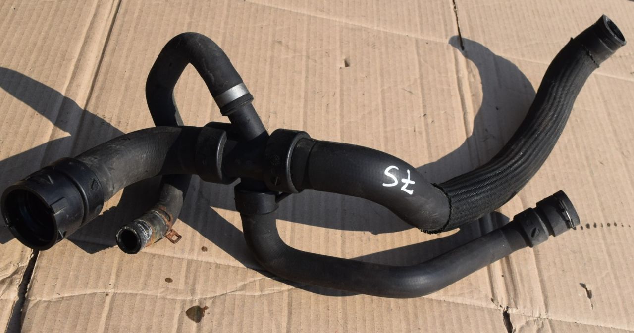 патрубок (трубопровод, шланг) Volvo XC70 2 поколение 2011, 2.4 л., D5, D 5244 T10, дизель, АКПП, универсал, полный подключаемый привод - фото №1