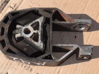 подушка крепления двигателя Volvo V50 1 поколение [рестайлинг] 2009, 1.6 л., дизель, МКПП, универсал, передний привод, AV616P082AB