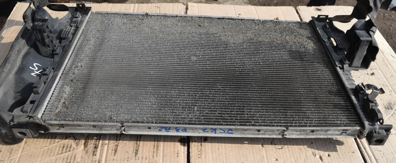 радиатор (основной) Volvo XC70 2 поколение 2011, 2.4 л., D5, D 5244 T10, дизель, АКПП, универсал, полный подключаемый привод - фото №1