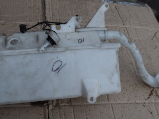 бачок омывателя Volvo XC60 1 поколение 2010, 2.4 л., D5, D 5244 T14, дизель, МКПП, белый, передний привод, 30753424