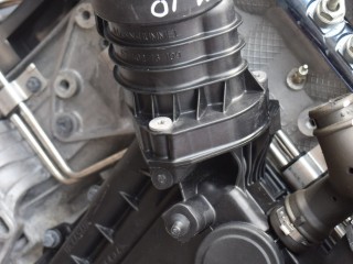корпус масляного фильтра Volvo XC60 1 поколение 2010, 2.4 л., D5, D 5244 T14, дизель, МКПП, белый, передний привод, 30757730