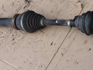 полуось передняя правая (приводной вал, ШРУС) Volvo S80 1 поколение 1999, 2.4 л., i, B 5244 S, бензин, МКПП, седан, передний привод, 9181540, P9181540