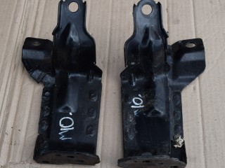 кронштейн радиатора Volvo XC60 1 поколение 2010, 2.4 л., D5, D 5244 T14, дизель, МКПП, белый, передний привод, 31261981, 31261982