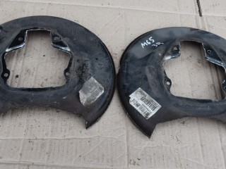 защитный кожух тормозного механизма Volvo V70 2 поколение 2002, 2.4 л., Ti, B 5244 T3, бензин, МКПП, универсал, передний привод, 39960809