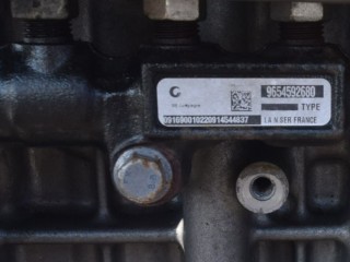 топливная рампа Volvo V50 1 поколение [рестайлинг] 2009, 1.6 л., дизель, МКПП, универсал, передний привод, 9654592680