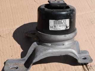 подушка крепления двигателя Volvo XC60 1 поколение 2010, 2.4 л., D5, D 5244 T14, дизель, МКПП, белый, передний привод, 30671245, 6G926F012DD
