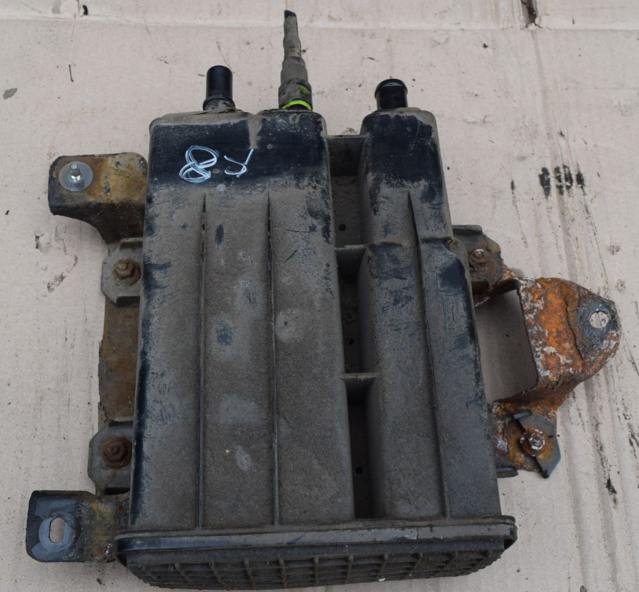 адсорбер Mazda CX-7 1 поколение 2007, 2.4 л., Ti, бензин, АКПП, передний привод - фото №1