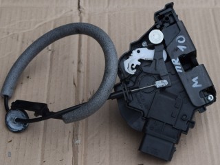 замок двери передней правой Volvo XC60 1 поколение 2010, 2.4 л., D5, D 5244 T14, дизель, МКПП, белый, передний привод, 30799302