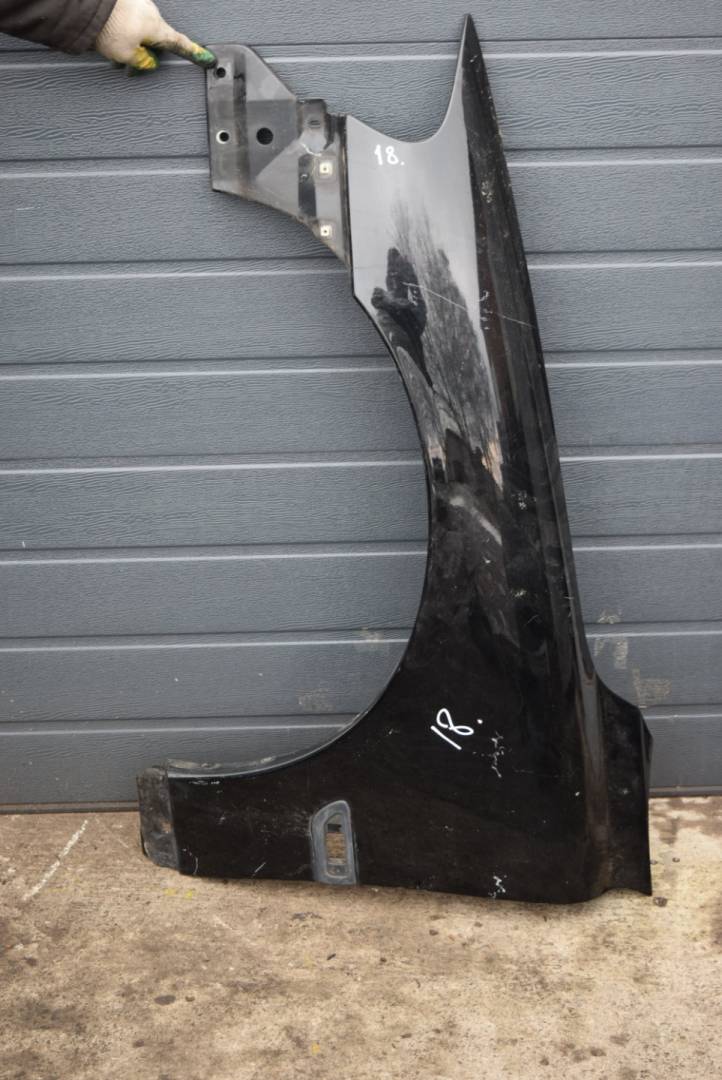 крыло переднее левое Volvo V70 2 поколение 2003, 2.4 л., Ti, B 5244 T3, бензин, МКПП, универсал, передний привод - фото №1