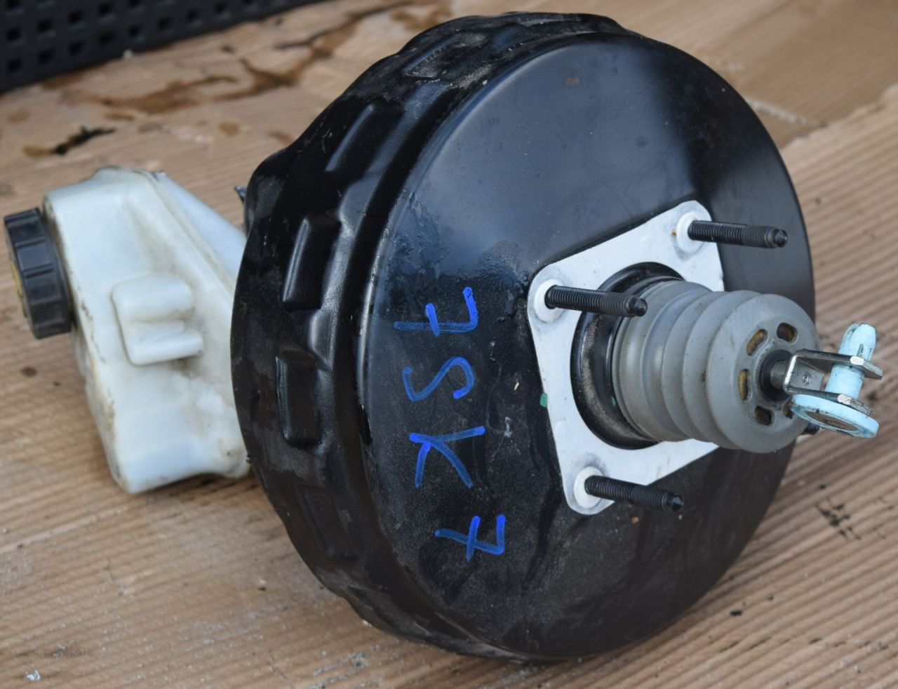 вакуумный усилитель тормозов Volvo XC70 2 поколение 2011, 2.4 л., D5, D 5244 T10, дизель, АКПП, универсал, полный подключаемый привод, 31274701, P31274701, 6G912B195EH - фото №1