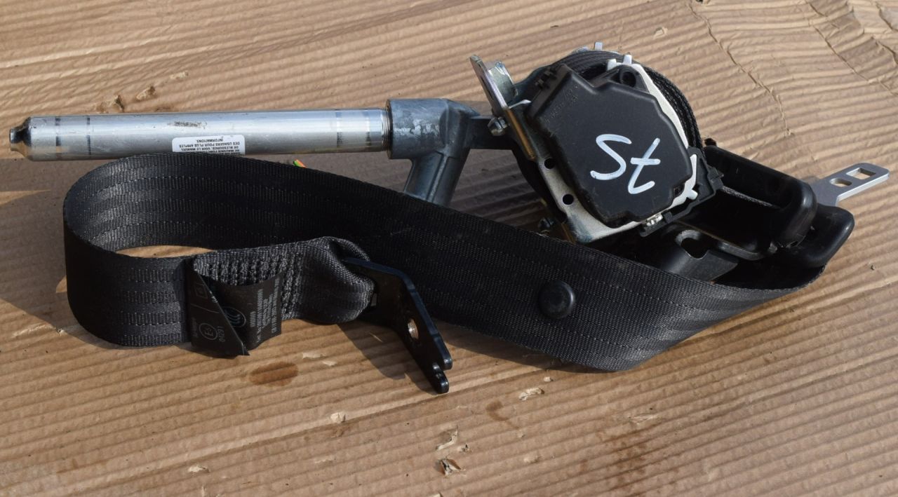 ремень безопасности Volvo XC70 2 поколение 2011, 2.4 л., D5, D 5244 T10, дизель, АКПП, универсал, полный подключаемый привод, 39859386 - фото №1