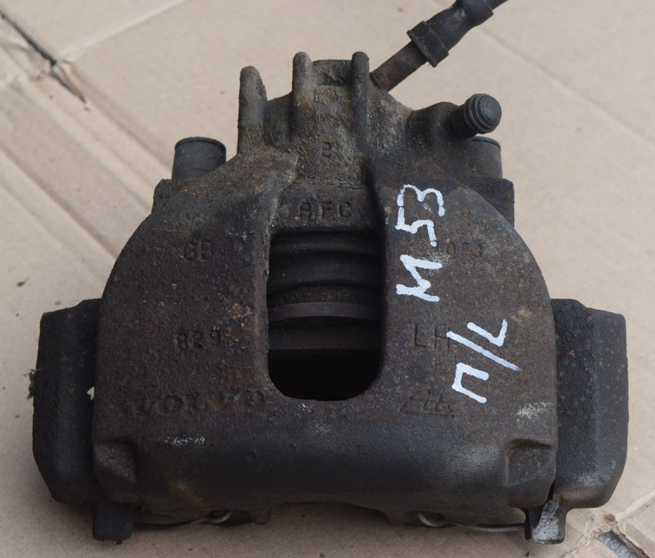 суппорт передний левый Volvo S80 1 поколение 1999, 2.4 л., i, B 5244 S, бензин, МКПП, седан, передний привод - фото №1