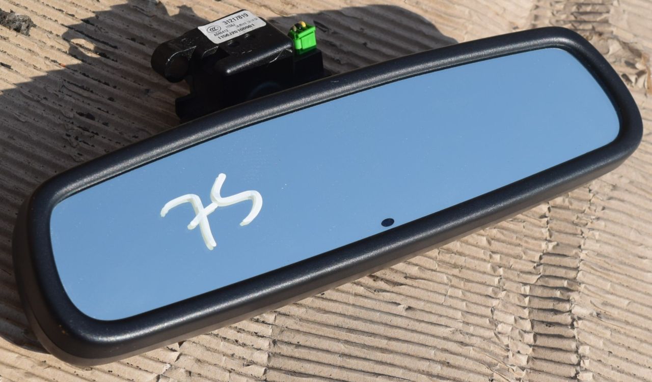 зеркало салона Volvo XC70 2 поколение 2011, 2.4 л., D5, D 5244 T10, дизель, АКПП, универсал, полный подключаемый привод, 31217819 - фото №1