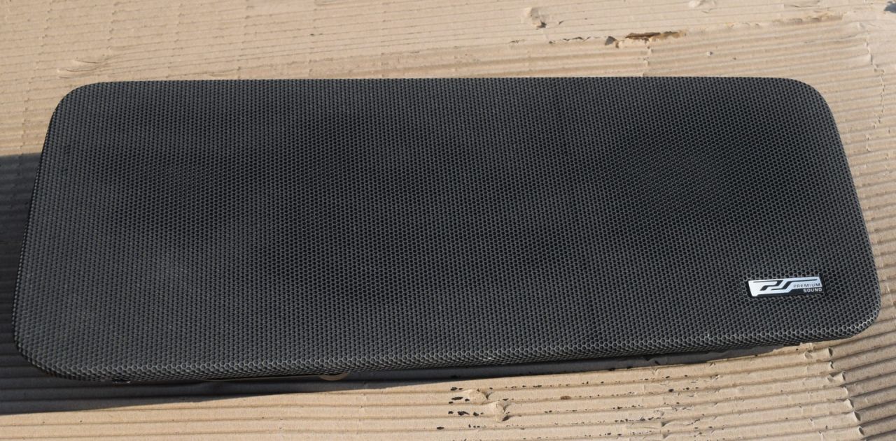 Накладка (сетка) динамика Volvo XC70 2 поколение 2011, 2.4 л., D5, D 5244 T10, дизель, АКПП, универсал, полный подключаемый привод, 50594763 - фото №1