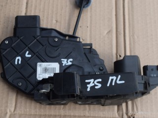 замок двери передней левой Volvo XC70 2 поколение 2011, 2.4 л., D5, D 5244 T10, дизель, АКПП, универсал, полный подключаемый привод, 31253677