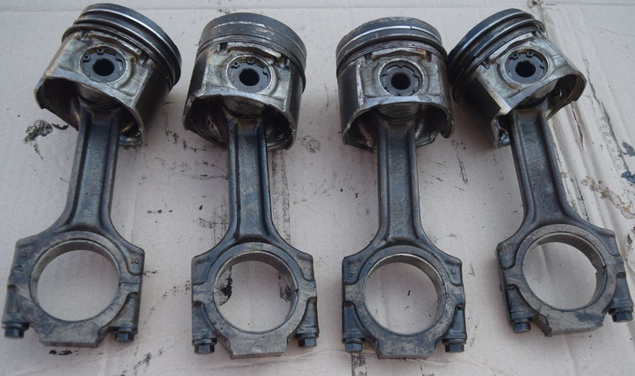 поршень Alfa Romeo 156 1 поколение 2002, 1.9 л., дизель, универсал - фото №1