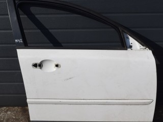 дверь передняя правая Volvo V50 1 поколение [рестайлинг] 2009, 1.6 л., дизель, МКПП, универсал, передний привод