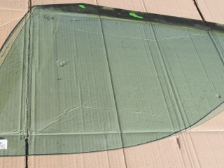 стекло двери передней левой Volkswagen Golf 4 поколение 1999, 1.9 л., AGR, дизель, МКПП, хетчбэк 5 дв.