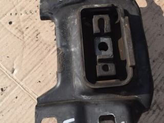 подушка крепления двигателя Volvo V50 1 поколение [рестайлинг] 2009, 1.6 л., дизель, МКПП, универсал, передний привод, 4N517M121FD, 5M317M121MB