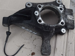 кулак поворотный правый Volvo V70 2 поколение 2002, 2.4 л., Ti, B 5244 T3, бензин, МКПП, универсал, передний привод