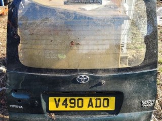крышка багажника (дверь 3-5) Toyota Yaris Verso 1 поколение 2002, 1.4 л., дизель, МКПП, минивэн