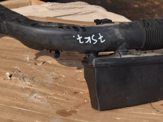 патрубок воздушного фильтра Volvo XC70 2 поколение 2011, 2.4 л., D5, D 5244 T10, дизель, АКПП, универсал, полный подключаемый привод, 31319049