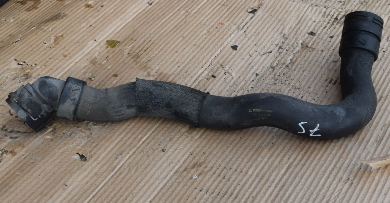 патрубок (трубопровод, шланг) Volvo XC70 2 поколение 2011, 2.4 л., D5, D 5244 T10, дизель, АКПП, универсал, полный подключаемый привод, 8G918260GA - фото №1