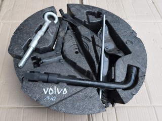 ящик под инструменты / набор инструментов Volvo XC60 1 поколение 2010, 2.4 л., D5, D 5244 T14, дизель, МКПП, белый, передний привод, 31317715, 6G9217035DC, 31317346