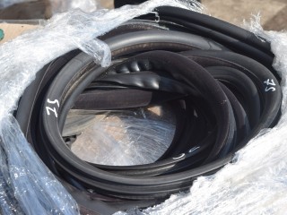 уплотнитель Volvo XC70 2 поколение 2011, 2.4 л., D5, D 5244 T10, дизель, АКПП, универсал, полный подключаемый привод