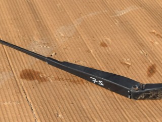 щеткодержатель (поводок стеклоочистителя, дворник) Volvo XC70 2 поколение 2011, 2.4 л., D5, D 5244 T10, дизель, АКПП, универсал, полный подключаемый привод, 31276002