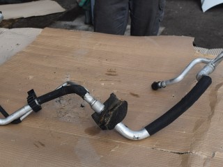 трубка кондиционера Volvo XC70 2 поколение 2011, 2.4 л., D5, D 5244 T10, дизель, АКПП, универсал, полный подключаемый привод, 9G9N19E881AC