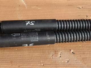 амортизатор крышки багажника (3-5 двери) Volvo XC70 2 поколение 2011, 2.4 л., D5, D 5244 T10, дизель, АКПП, универсал, полный подключаемый привод, 31217640