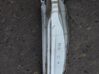 усилитель бампера заднего Volvo XC60 1 поколение 2010, 2.4 л., D5, D 5244 T14, дизель, МКПП, белый, передний привод