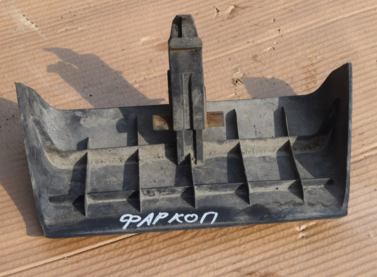 заглушка заднего бампера под крюк Volvo XC70 2 поколение 2011, 2.4 л., D5, D 5244 T10, дизель, АКПП, универсал, полный подключаемый привод, 31265922 - фото №1