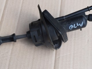 цилиндр сцепления главный Volvo XC60 1 поколение 2010, 2.4 л., D5, D 5244 T14, дизель, МКПП, белый, передний привод, 6G917A542AC