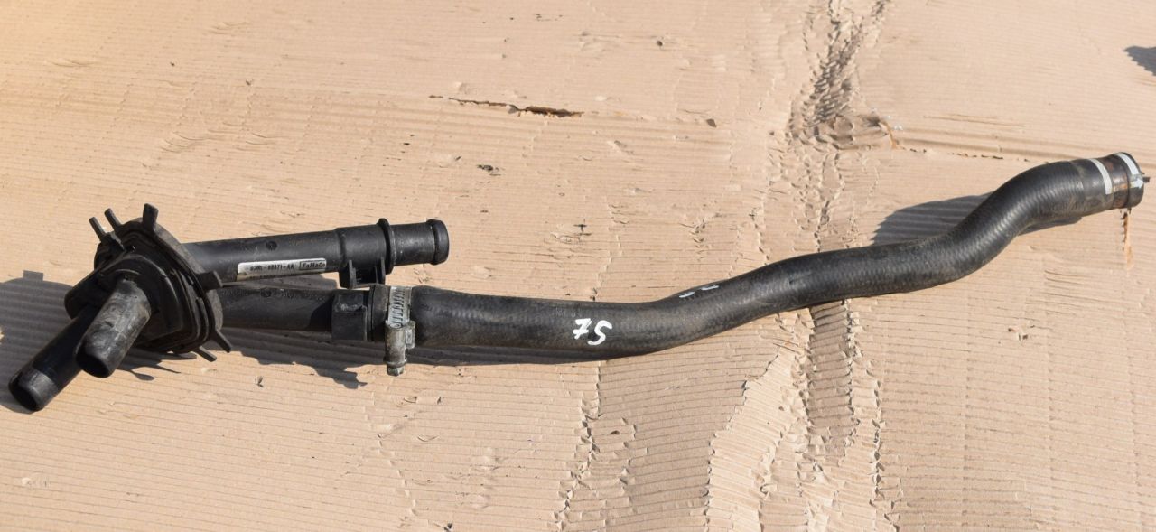 трубка печки Volvo XC70 2 поколение 2011, 2.4 л., D5, D 5244 T10, дизель, АКПП, универсал, полный подключаемый привод, 30733934, 9G9N8B571AA - фото №1