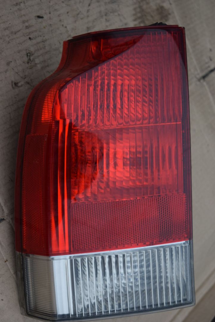 фонарь задний левый Volvo V70 2 поколение 2001, 2.4 л., i, B 5244 S2, бензин, АКПП, универсал, передний привод, 9154497 - фото №1